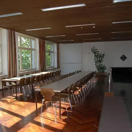 Alvier Seminar- Und Hotel