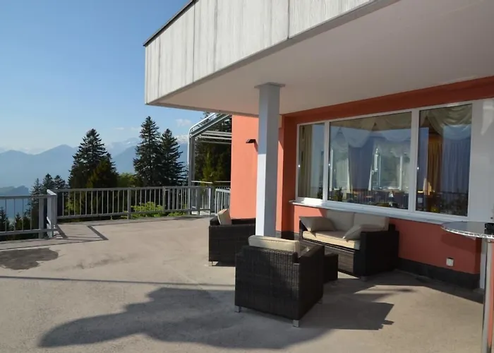 Alvier Seminar- Und Hotel Obersaxen