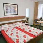 Alvier Seminar- Und Hotel