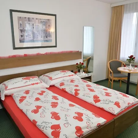 Alvier Seminar- Und Hotel